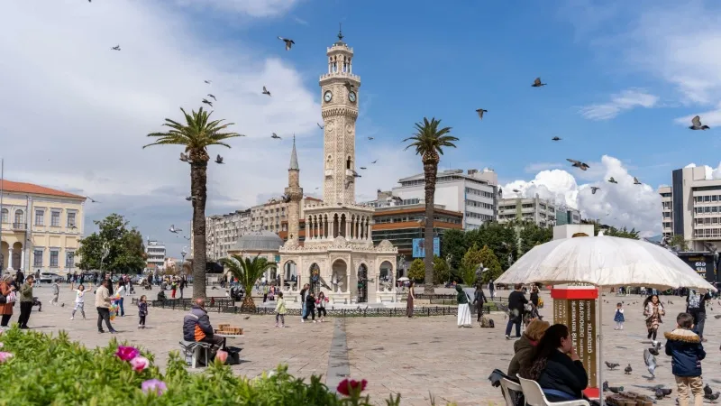 Discover the Izmir Clock Tower