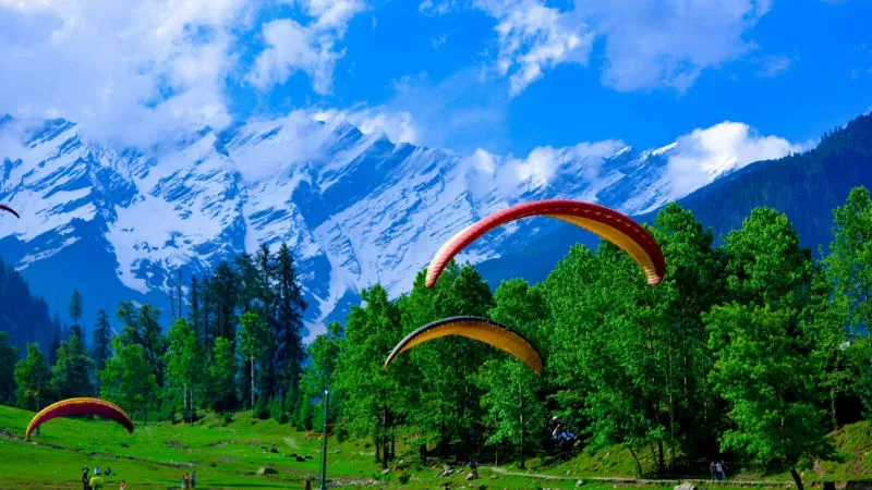 Paragliding in Manali: Touch the Sky Like Birds