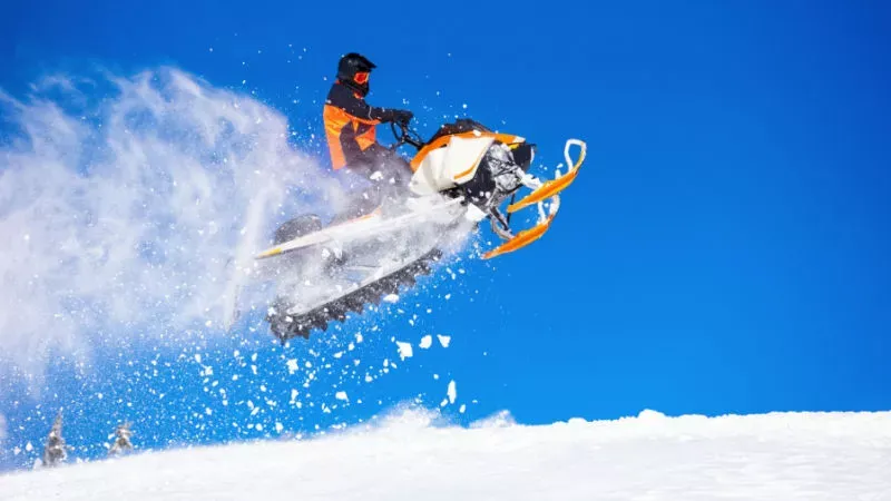 Snowmobiling in Solang: Floating Over the Snow