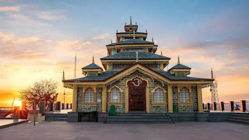 Trek to Surkanda Devi Temple