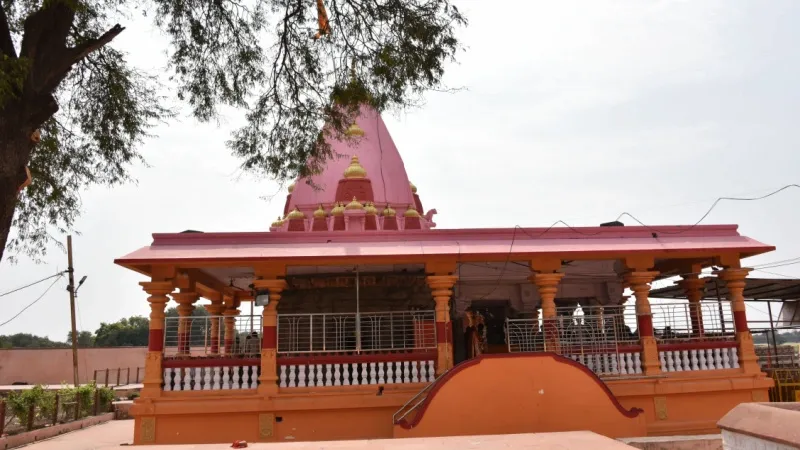 Pray to the Guardian Deity in Kal Bhairava Temple