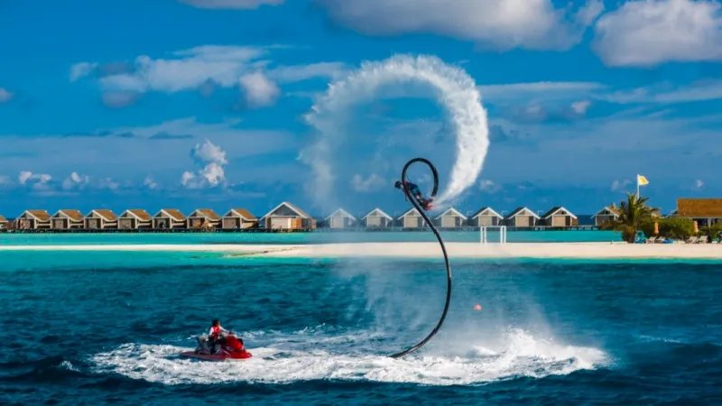 Enjoy the Futuristic Fly Board Ride over The Water 