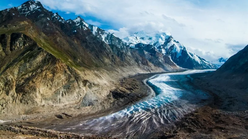 Trek Up the Drang Drung Glacier