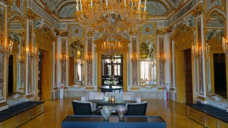 Stay at a Luxurious Venetian Hotel