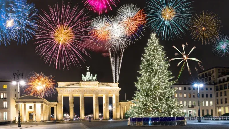 Watch the Fireworks at Brandenburg Gate