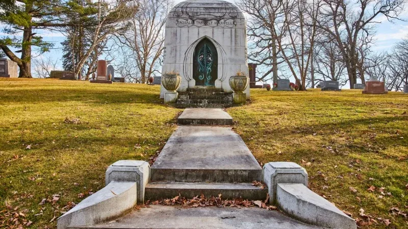 Couch Mausoleum