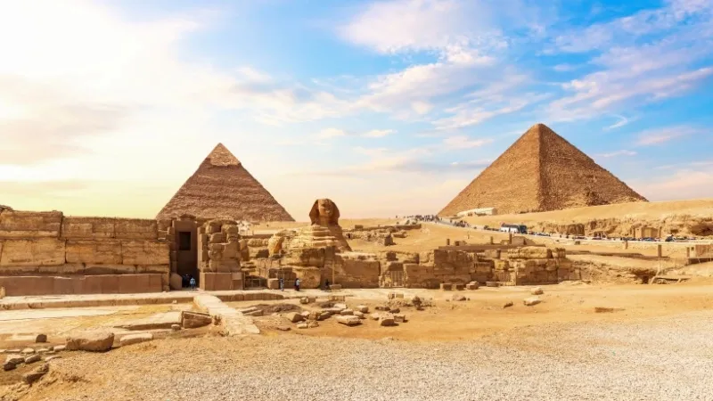 Visit the Great Pyramids of Giza