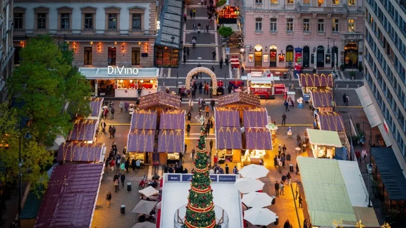 Enjoy Traditional Outdoor Festivities at Vorosmarty Square