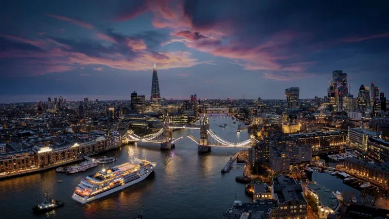 Cruise Party over Thames