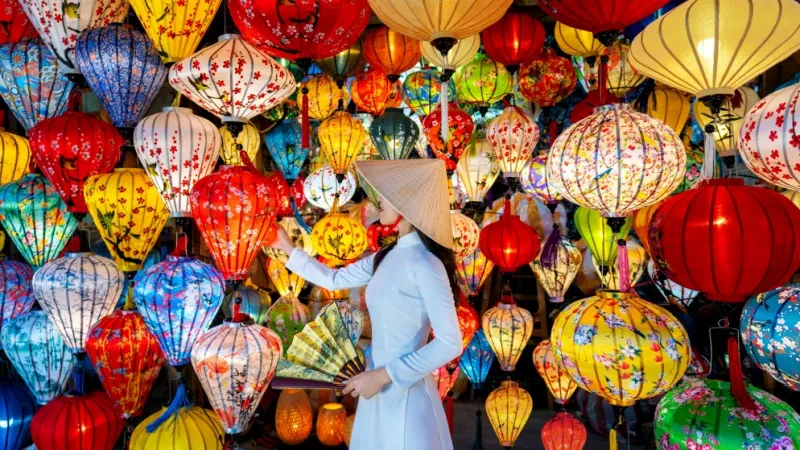 Explore the Historic Scenes of Hoi An Ancient Town