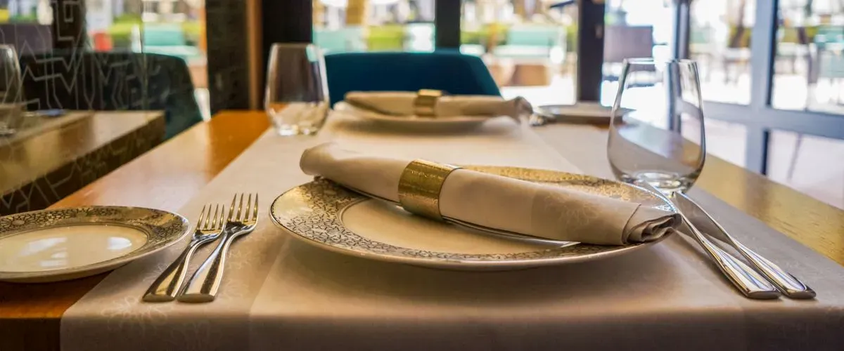 أفضل ٨ مطاعم في أبو ظبي، الإمارات العربية المتحدة للمأكولات الراقية والراحة