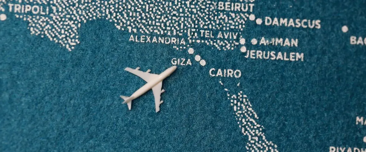 مطار القاهرة: مركز رئيسي لشركات الطيران المتجهة إلى مصر