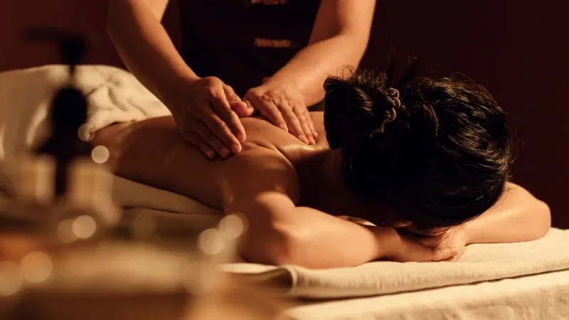 Royal Thai Lady Spa Massage Bin Mahmoud