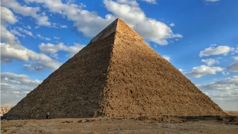 The Medium Pyramid
