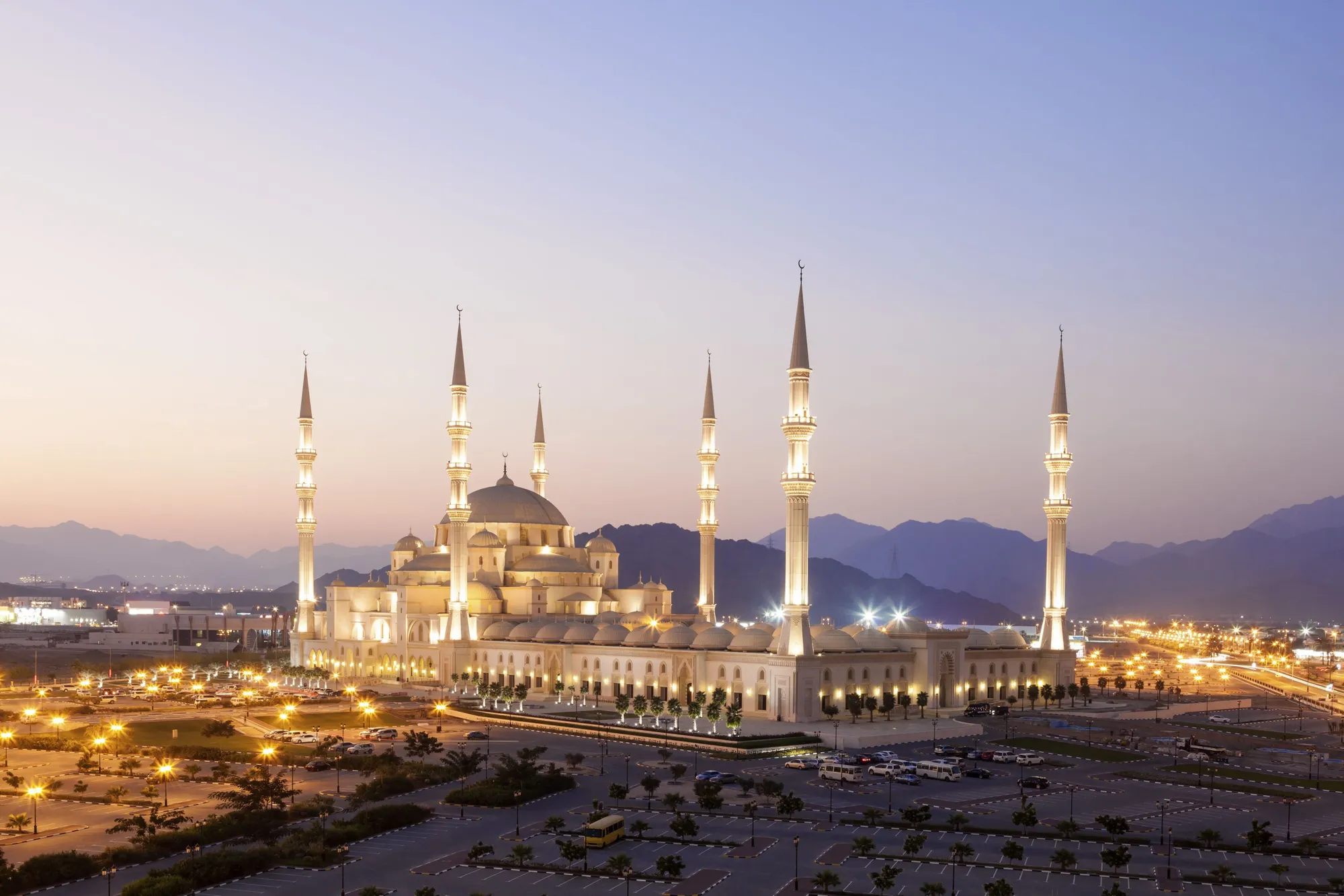 Admire Sheikh Zayed Mosque