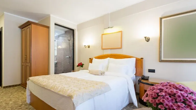 Where to stay near Six Flags Qiddiya City