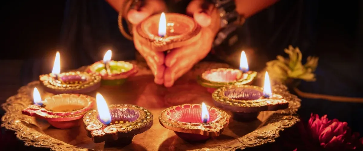 Diwali 2025: Dates, Timings, Significance & How to Celebrate