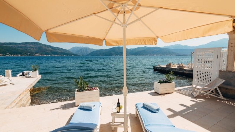 كابانا بيتش بار آند جريل - فندق سانت ريجيس أبوظبي