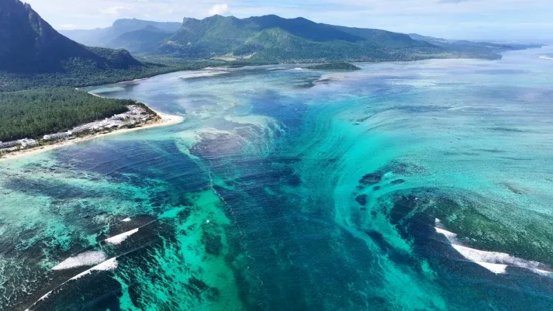 Know More About Mauritius Underwater Waterfall