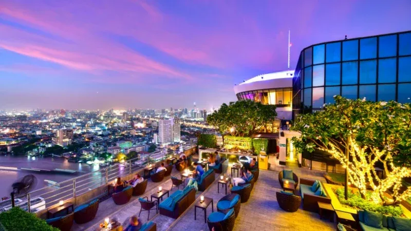 Estrellas Rooftop Lounge