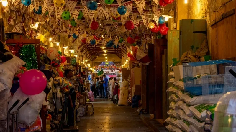 Explore Souq Waqif  