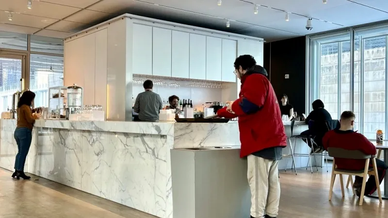 مقهى الطابق الثالث