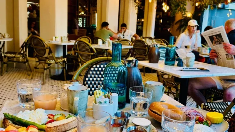 سانتا مونيكا نادي الإفطارالدوحة, الدوحة