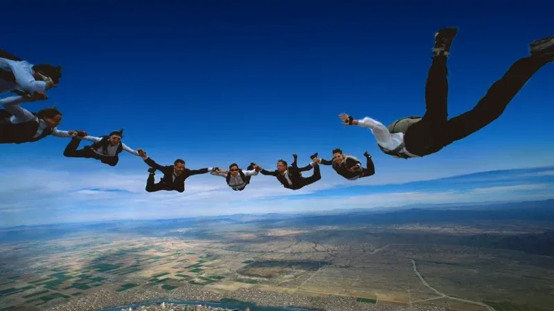 اكتشف المزيد عن سكاي دايف قطر