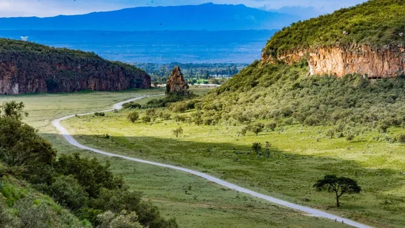 Cycle Alongside Wildlife at Hell's Gate National Park