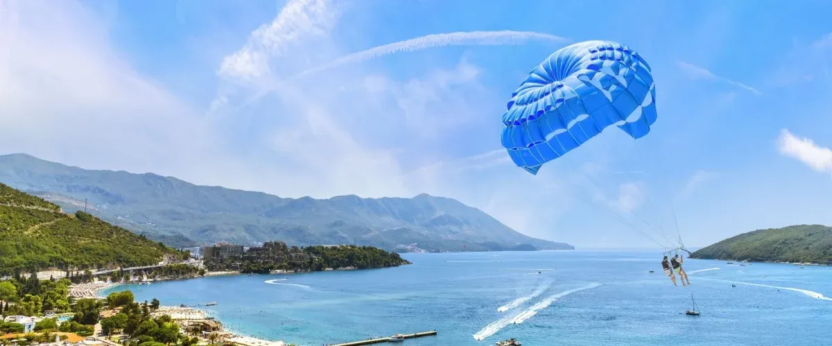 Experience the Thrill of Parasailing in Qatar