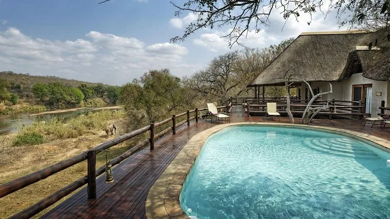 Nyati Safari Lodge