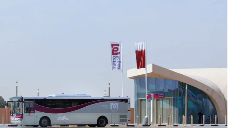 Feeder Buses for Faster Commute