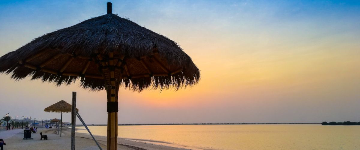 Al Thakira Beach, Qatar: A Tranquil Beach Experience In Al Khor