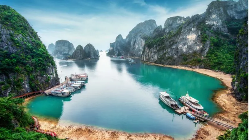 Ha Long Bay - Places to visit in Vietnam