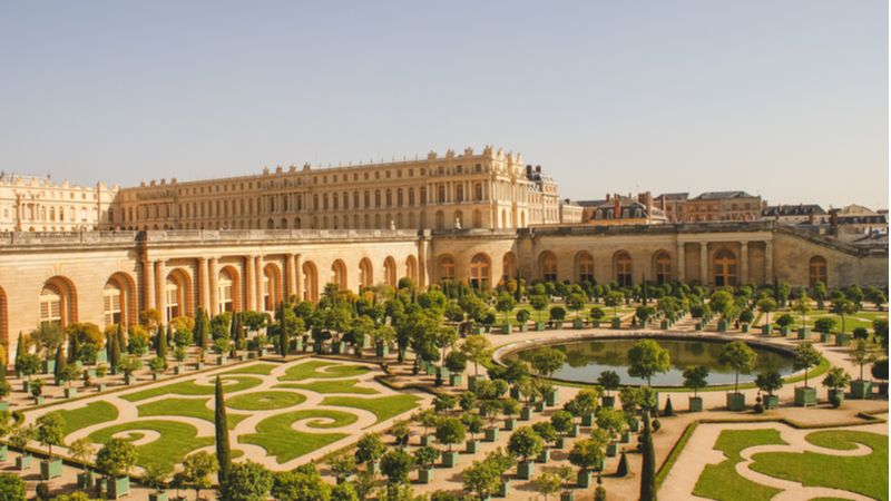 Take A Tour of Palace Of Versailles