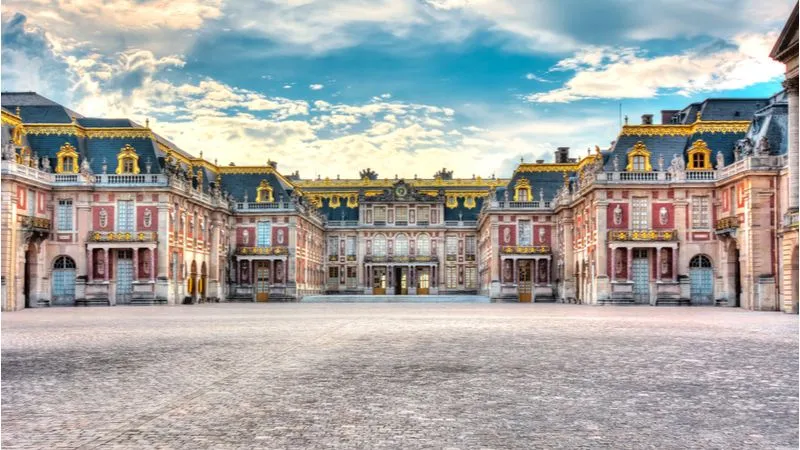 Relive The Begone World Of France At The Château de Versailles