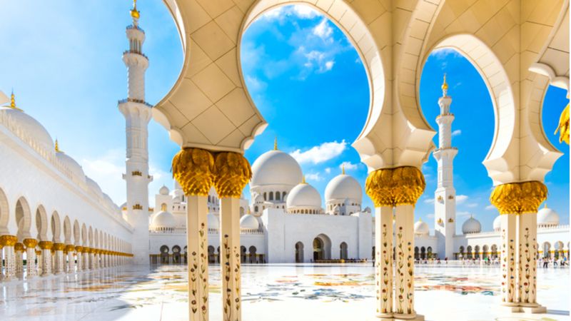 Take A Tour Of The Sheikh Zayed Grand Mosque