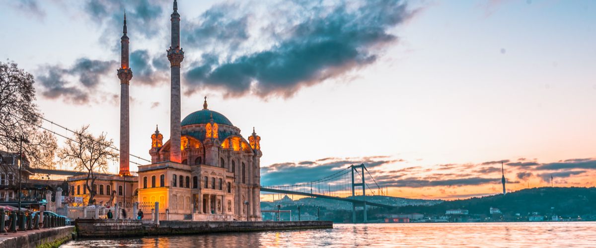 18 Places To Visit in Istanbul, Turkey For The Chariot Races And Egyptian Obelisks