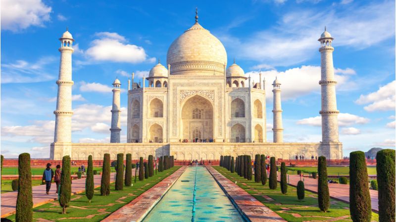 Admire The Architecture of The Taj Mahal