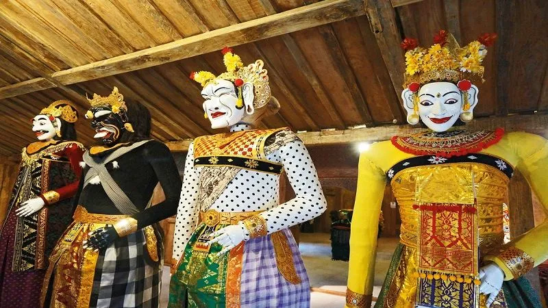 Dance With Strings At The Setia Darma House Of Mask And Puppets 