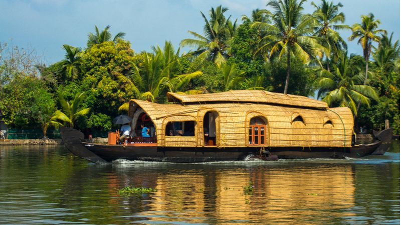 Stay In A Houseboat In Kerala 