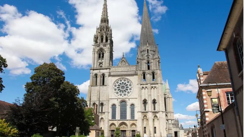 Discover French Architecture at Cathédrale de Chartres 