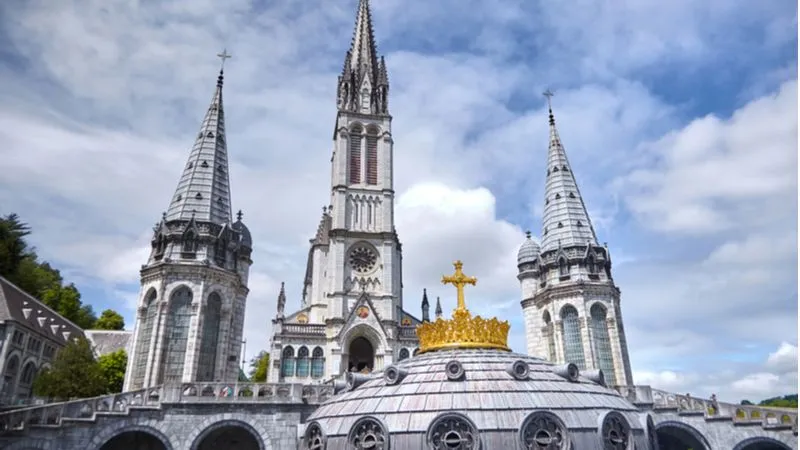 Enjoy the beauty of Lourdes: Pèlerinage de Lourdes