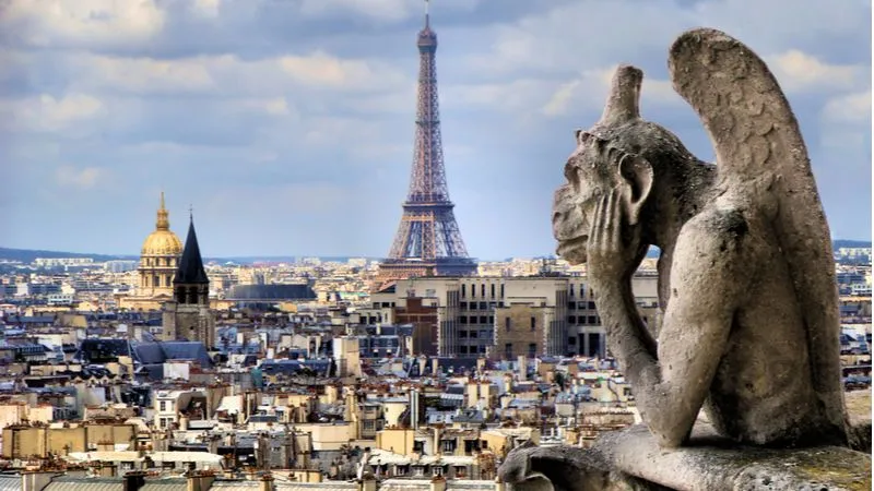 Explore the architecture of Cathédrale de Notre Dame de Paris