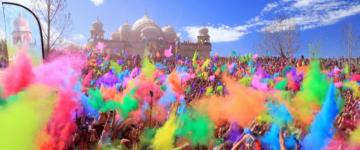 24 Festivals In India That Strengthen The Cultural & Religious Bond Of The Country