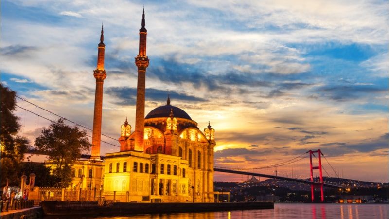 Istanbul, Place Perfect for Romantic Strolls