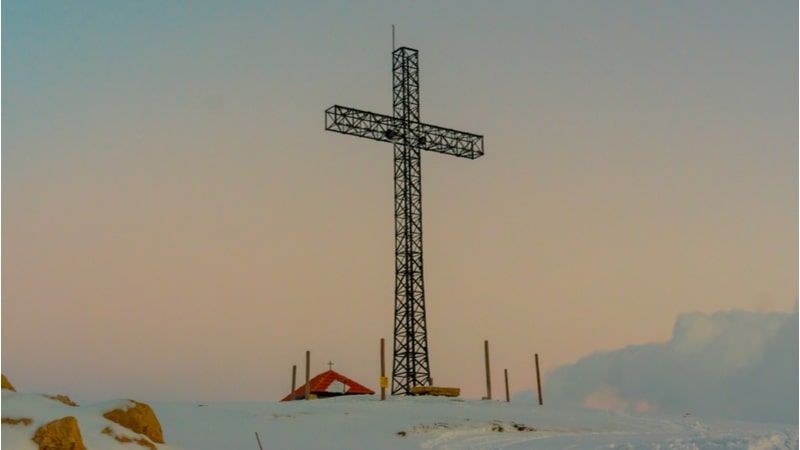 Check Out The Largest Light Cross In The Middle East