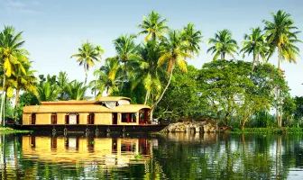 6 Days 5 Nights Luxurious Kerala Tour Package for Couple