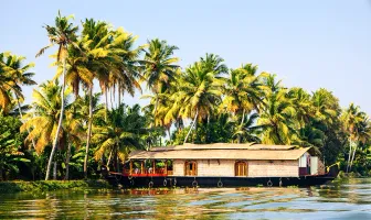 5 Nights 6 Days Kerala Couple Tour Package with Houseboat Stay