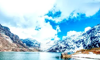 5 Nights 6 Days Exotic Gangtok and Lachung Honeymoon Package
